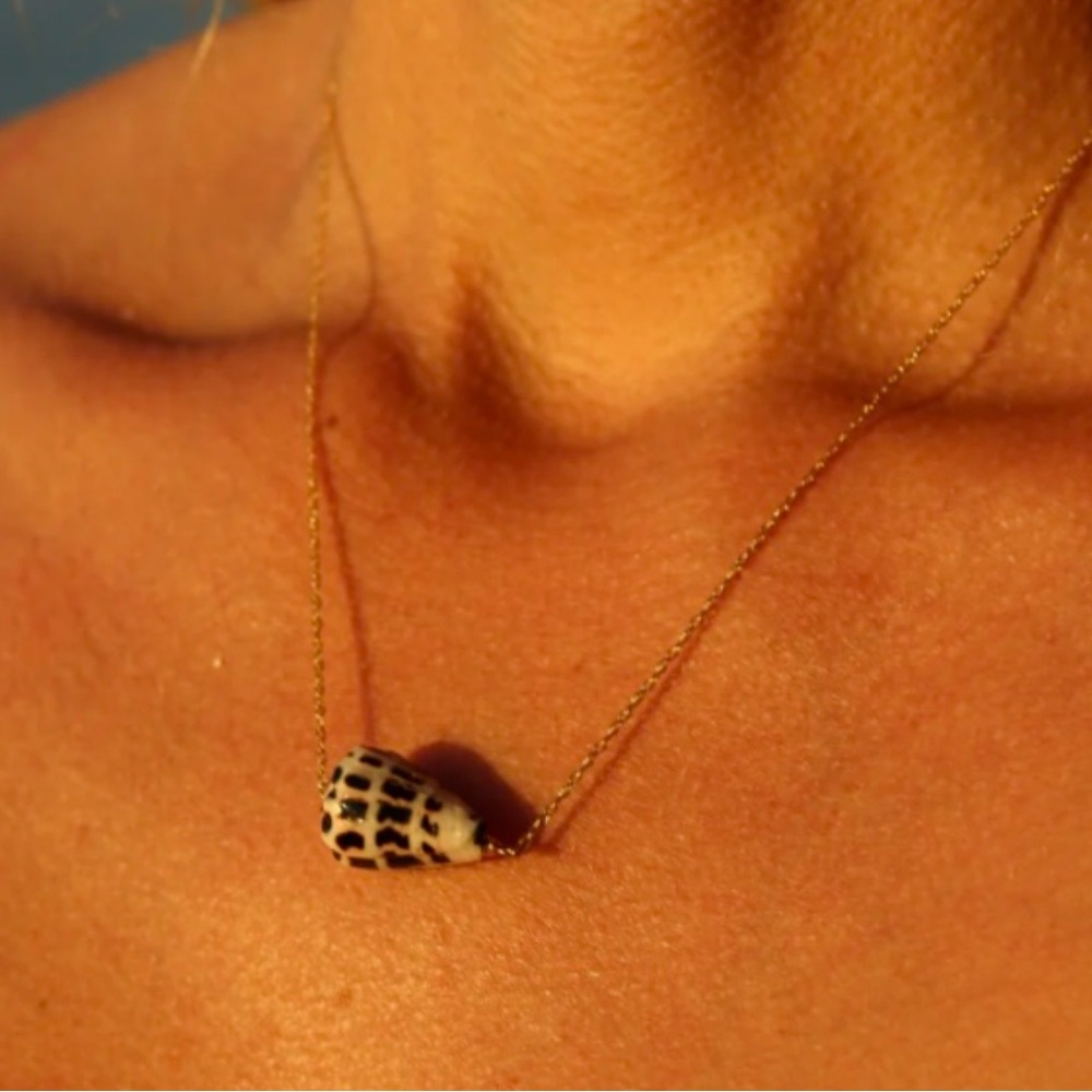 Floating Hebrew Cone Gold Necklace NWT!